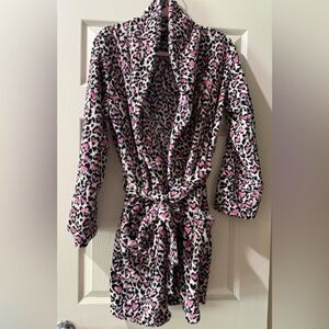 Victoria's Secret Pink and Black Heart Print Robe
